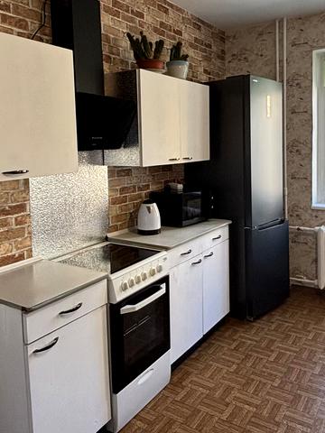 Драгоманова вул., 14