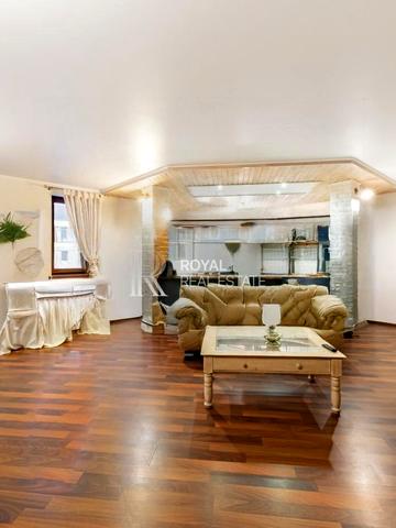 Володимирська вул., 45