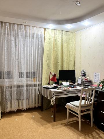 Семафорна вул., 36