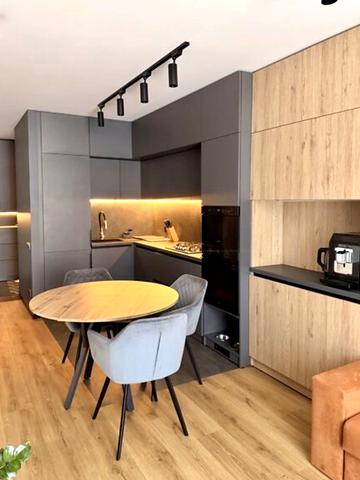 Зелена вул., (Будинок 4)