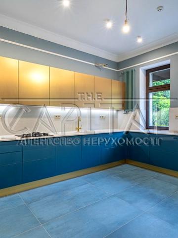 Воздвиженська вул., 28/30