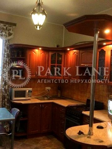 Старонаводницька вул., 2