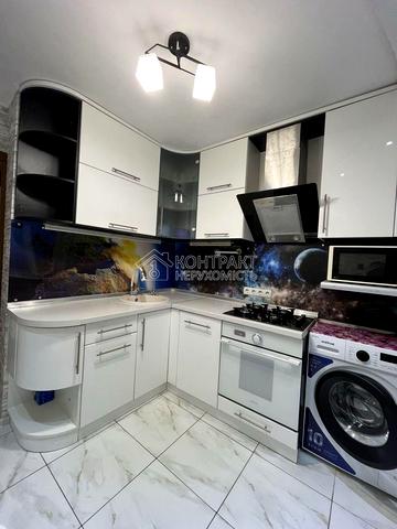 Жасминовий бульв. (Петра Слинька), 1