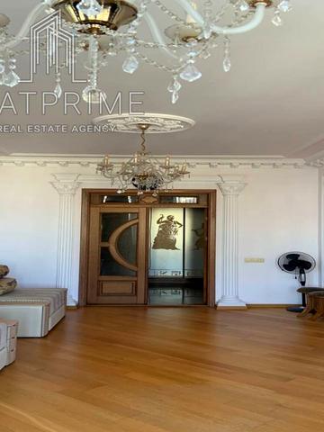 Дмитрівська вул., 69