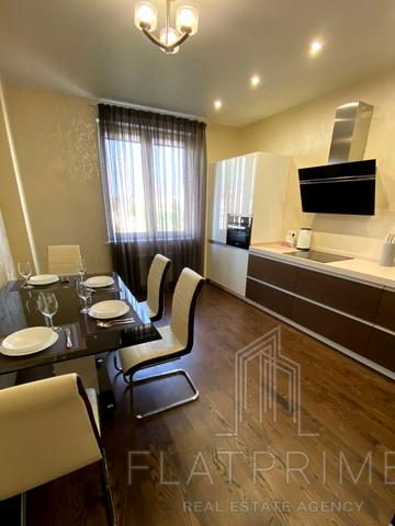 Вячеслава Чорновола вул., 27