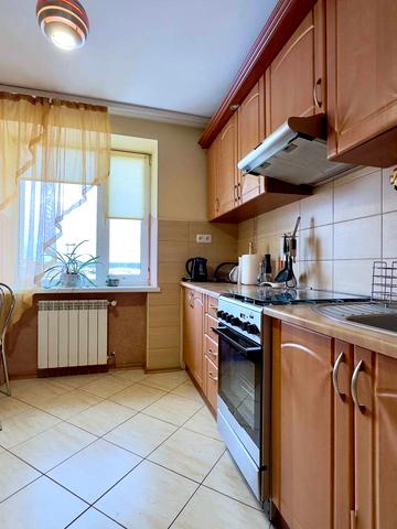 Максима Рильського вул., 23а