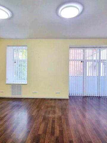 Велика Васильківська вул. (Червоноармійська), 92