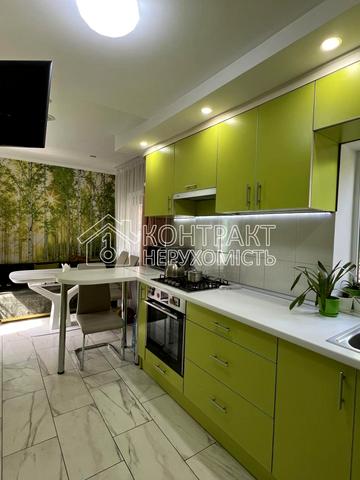 Семінарська вул. (Володарського), 8