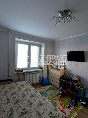 Золочівська вул., 12