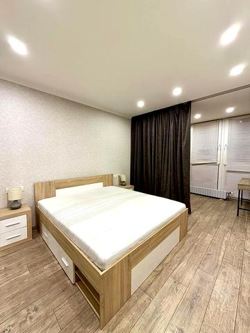 Миколи Ушакова вул., 1-Д