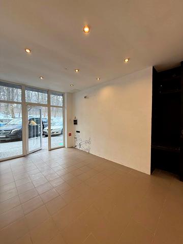 Володимира Великого вул. (Артема), 3