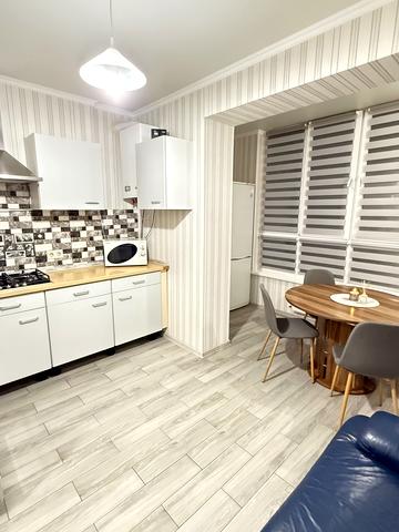 Дорошенко вул., 10