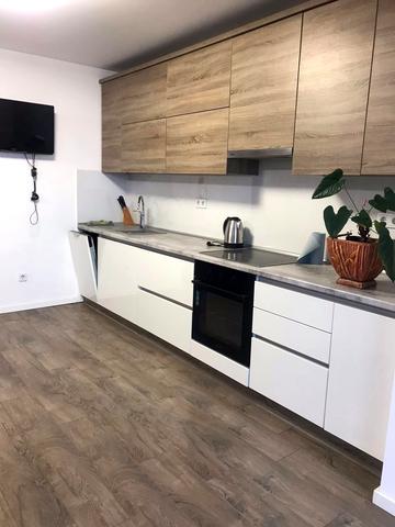 Коновальця вул., 5