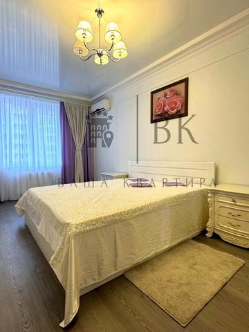 Полтавська вул., 10