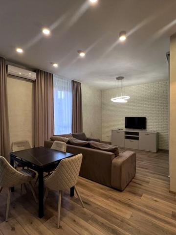 Джона Маккейна вул. (Івана Кудрі), 26