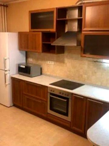 Миколи Бажана просп., 10