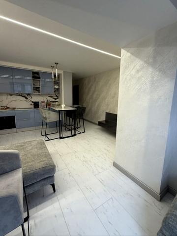 Липинського вул., 7