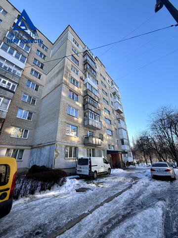 Ветеранів вул. (Артема), 9