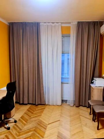 Шовкуненка вул., 8/20