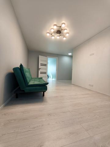 Валерія Гончаренка вул., 3