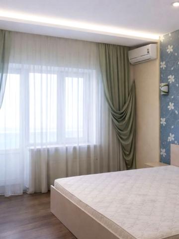 Вячеслава Чорновола вул., 25