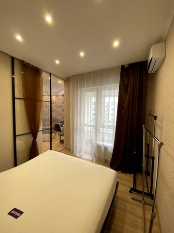 Зарічна вул., 1-В