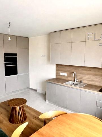 Лесі Українки бульв., 20-Б