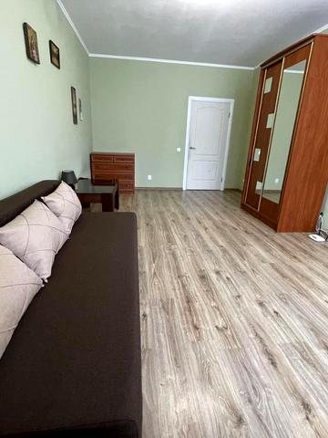 Червоної Калини просп., 72