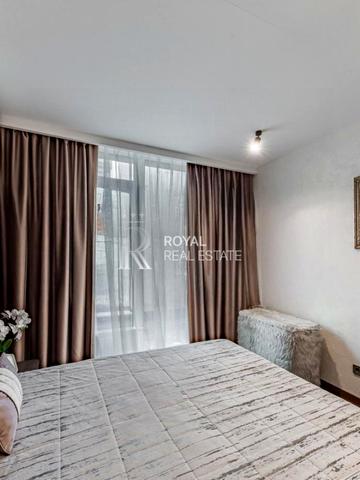 Джона Маккейна вул. (Івана Кудрі), 1-Б