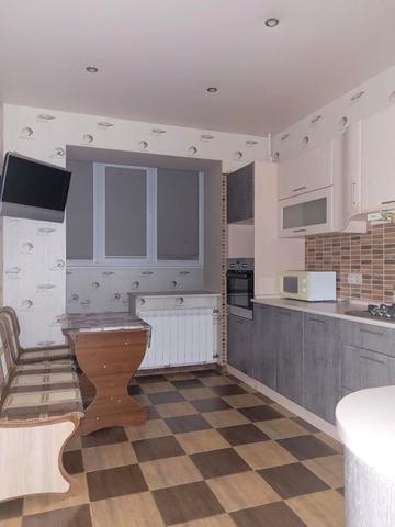 Ярослава Баїса вул. (Володимира Висоцького), 21