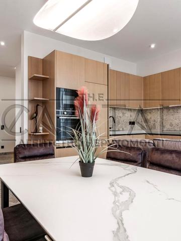 Дніпровська набережна вул., 18-А