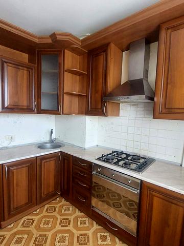 Небесної Сотні просп. (Маршала Жукова), 12