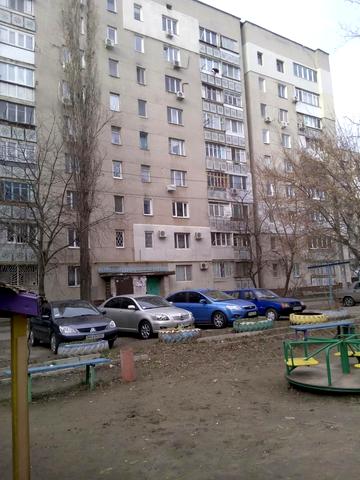 Небесної Сотні просп. (Маршала Жукова), 32