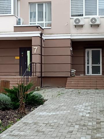 Приозерний бульв., 5