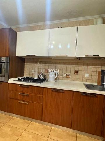 Рибальська вул., 8