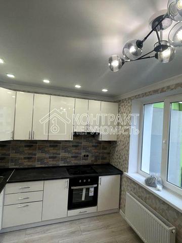 Миру вул., 53