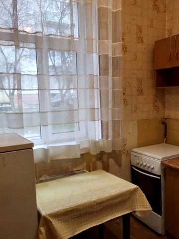 Павла Тичини вул., 4