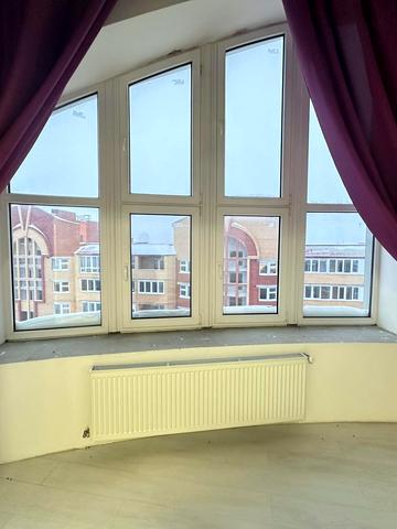 Довженка вул., 14