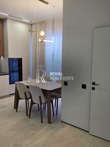 Микільська, 5