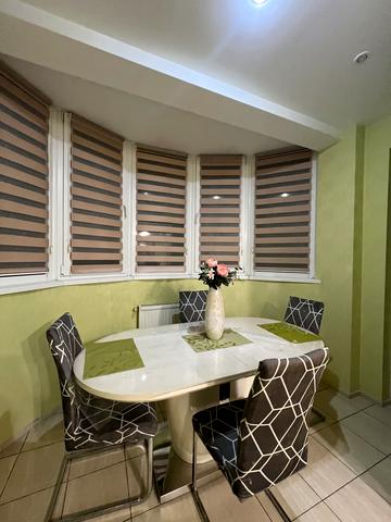 Академіка Ющенка вул., 16