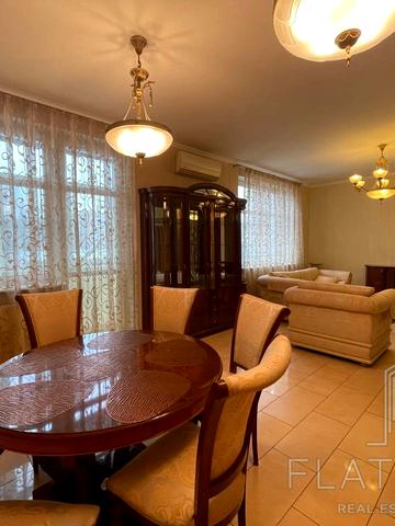 Євгена Коновальця вул. (Щорса), 32-Б