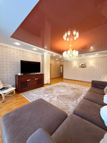 Олександра Поля просп. (Кірова), 16