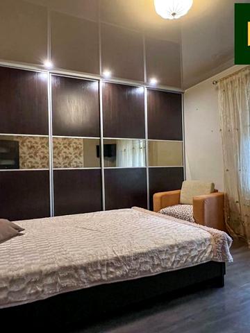 Соборна вул. (), 10-Б