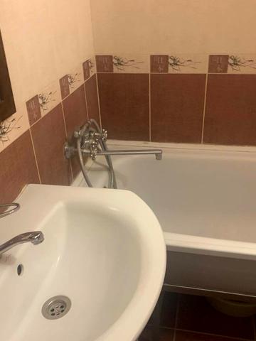 Пілотська вул., 7