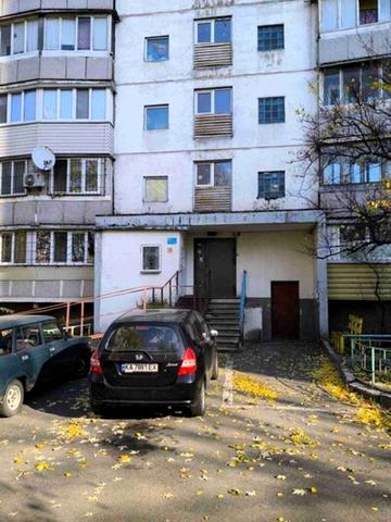 Райдужна вул., 19