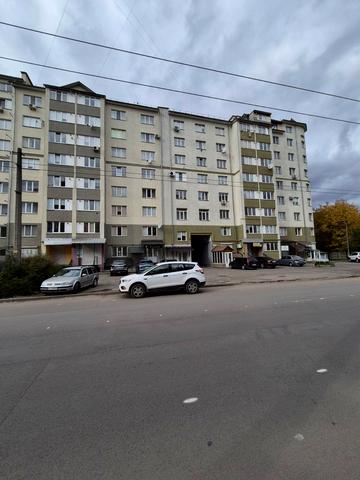 Тролейбусна вул., 15