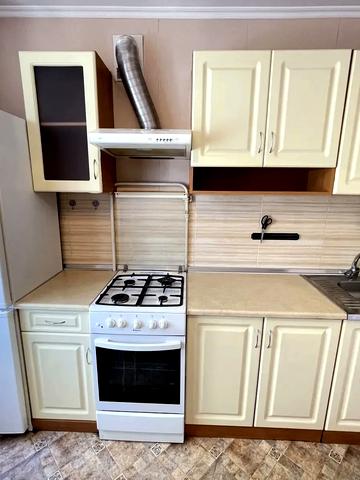 Макіївська вул., 7