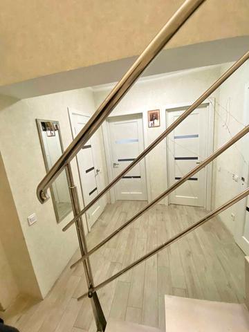 Богдана Хмельницького вул., 3