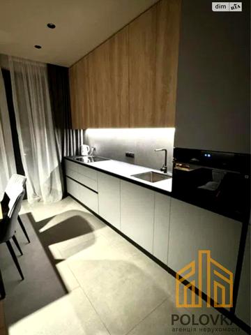 Квітневий пров., 7