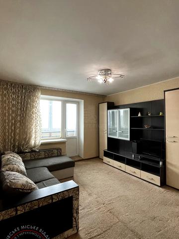 Харківська вул., 8